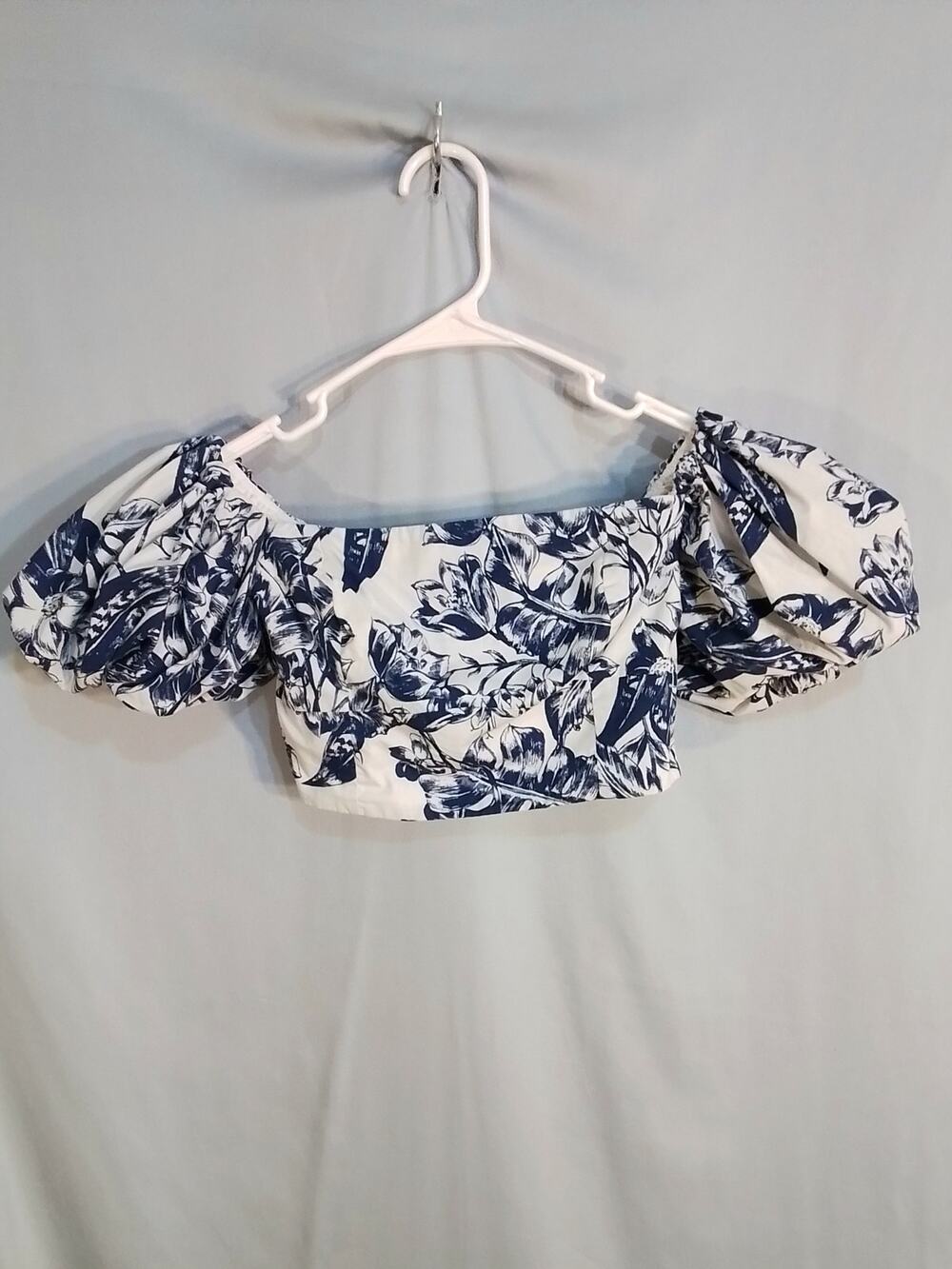 Abercrombie & Fitch Blue and white halter / crop top